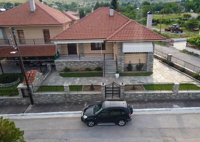 για όλες τις εποχές του χρόνου Villa *